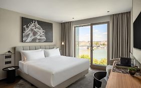 Leon Hotel&Lounge